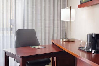 Suite, 1 Bedroom, Balcony