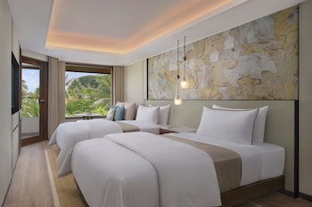 Deluxe Pool View, 2 Double, Terrace