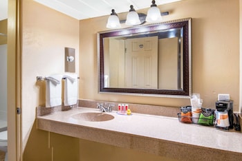 Suite, Non Smoking (2 King Beds with 2 Person Sofa bed)