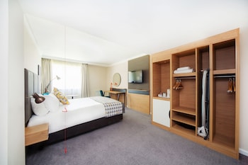 Standard Room, 1 Queen Bed
