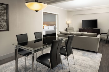 Suite, 1 King Bed
