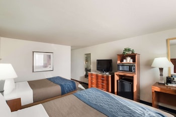Standard Room, 2 Queen Beds, Non Smoking