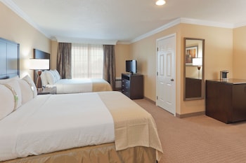 Suite, 2 Queen Beds, Accessible Bathtub (Communications)