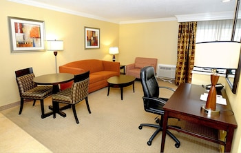 Suite, 2 Queen Beds, Accessible Bathtub (Communications)