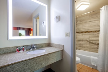 Standard Room, 1 King Bed