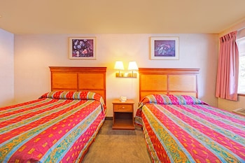 Room, 2 Queen Beds, Non Smoking
