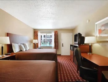 Room, 2 Queen Beds, Smoking
