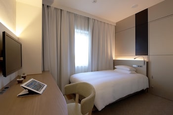 (Main) Style Single Room, Non-Smoking