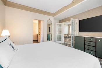 Suite (Severin 1 King Bed)