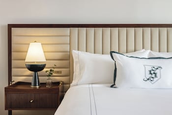 Deluxe Room, 2 Double Beds, Accessible