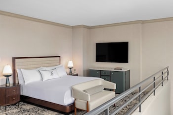 Loft, 1 King Bed with Sofa bed