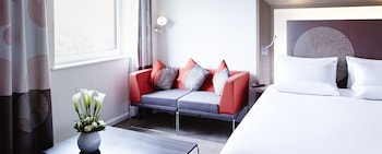Executive Room, 1 Queen Bed with Sofa bed