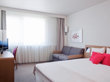 Executive Room, 1 Queen Bed with Sofa bed
