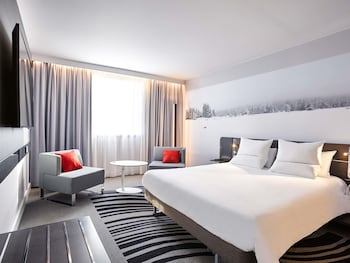 Superior Room, 1 Queen Bed, Accessible