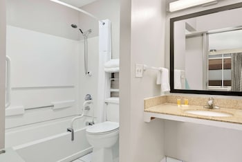 Room, 1 King Bed, Accessible, Non Smoking (Mobility/Hearing/Tub w/Grab Bars)
