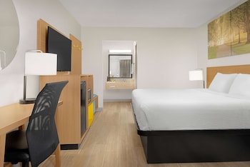 Room, 1 King Bed, Non Smoking (Ground Floor)