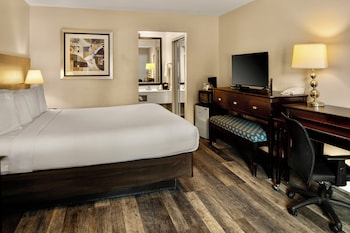 Standard Room, 1 Queen Bed