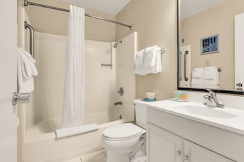 2 Queen Suite Room