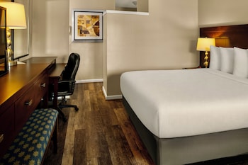 Standard Room, 1 King Bed