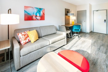 2 Queen Beds, 1 Bedroom Suite