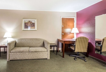 Suite, 1 King Bed, Non Smoking