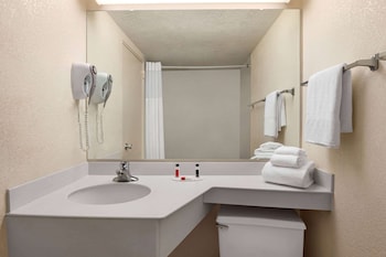 Family Suite, 1 Bedroom, Non Smoking (1 King Bed, 2 Double Beds)