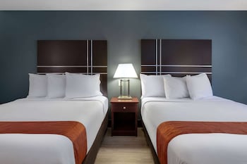 Suite, 1 King Bed, Non Smoking