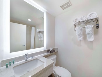 Suite, 1 King Bed, Non Smoking, Jetted Tub