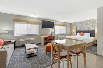 Suite, 1 King Bed with Sofa bed, Non Smoking (Dining Table;Walk-In Shower;No Pets)