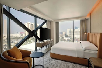 Junior Suite, 1 King Bed, City View