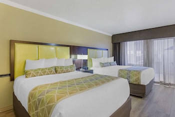 Standard Room, 2 Queen Beds, Refrigerator & Microwave, Poolside
