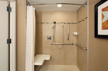 Suite, 1 King Bed, Accessible, Non Smoking