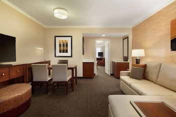 Suite, 2 Bedrooms, Non Smoking, 2 Bathrooms (1 King, 1 Double, Sofa Sleeper)