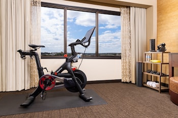 Suite, 1 King Bed (Peloton Bike)