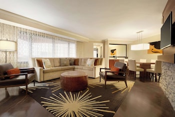 Premium Suite, 2 Bedrooms, Non Smoking, Bathtub