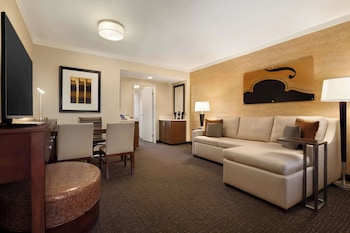 Premium Suite, 1 King Bed, Non Smoking