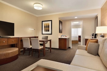 Premium Suite, 1 King Bed, Non Smoking