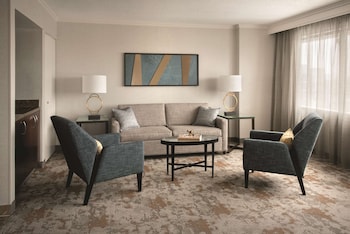 Suite, 1 King Bed, Accessible, Corner (Roll-In Shower, 2 Rooms)