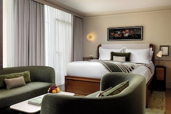 Suite, 1 King Bed with Sofa bed