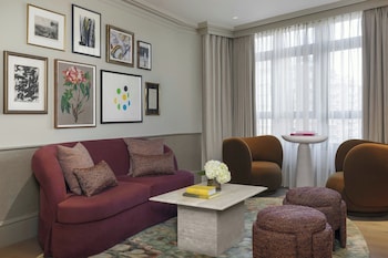Parlour Suite, 1 King (Previous Royal Suite)