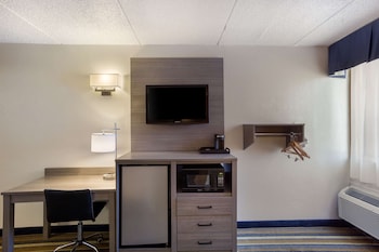 Room, 2 Queen Beds, Accessible, Non Smoking