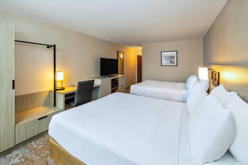 Room, 2 Queen Beds, Non Smoking (Upper Floor, Stair Access Only)