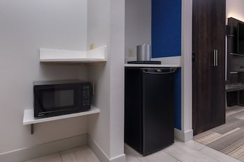 Suite, 1 King Bed with Sofa bed, Accessible Bathtub (Communication, Mobility)