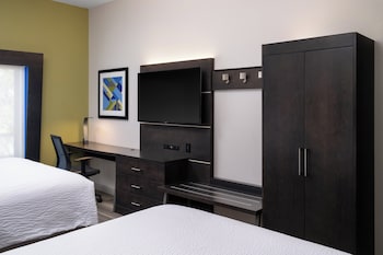 Standard Room, 2 Queen Beds, Accessible (Communications)