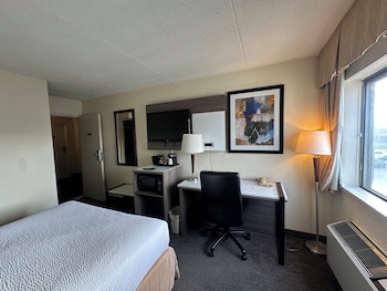 Room, 1 Queen Bed, Non Smoking (Upgraded)