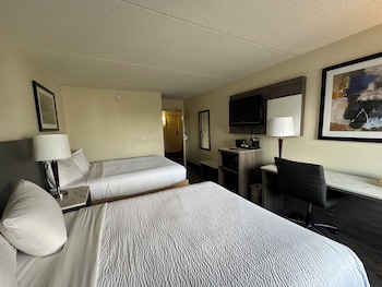 Room, 2 Queen Beds, Non Smoking (Upgraded)