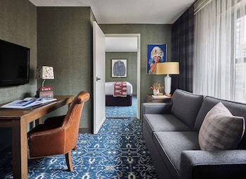 Suite, 1 Bedroom, Accessible (Roll-In Shower)