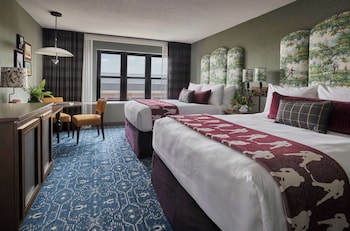 Room, 2 Queen Beds, Accessible, Bathtub