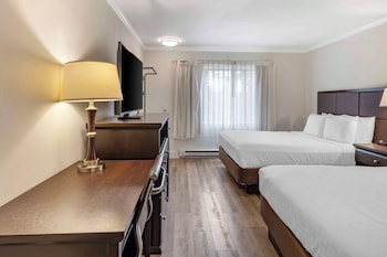 Standard Room, 2 Queen Beds, Non Smoking, Refrigerator