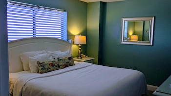 Deluxe Suite, 1 King Bed with Sofa bed